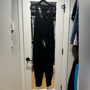 COPY - Lightly used x-large Vuori black jumpsuit.